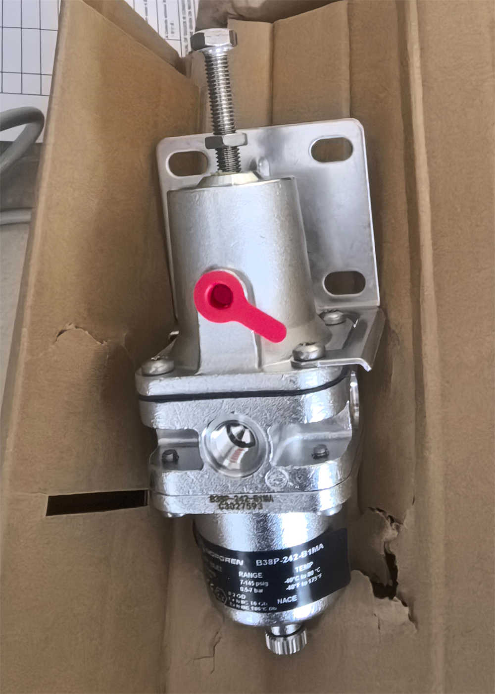 Hot Sale  NORGREN Pressure Reducing Valve B38P-242-B1MA SMC Filter Pressure Reducing Valve AW20-N02B-2-A /SMC