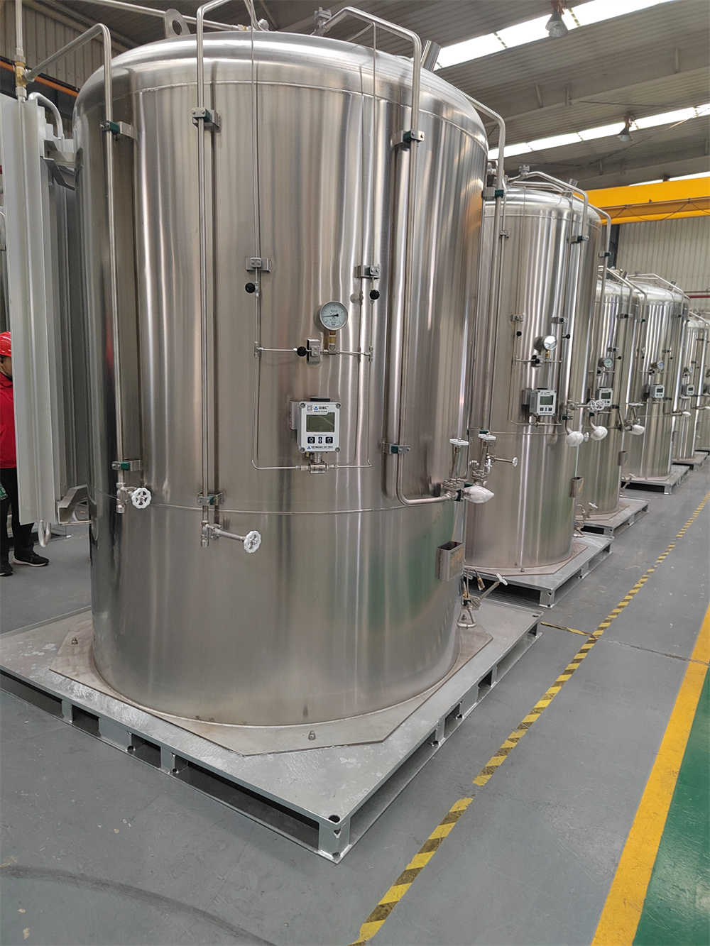 LNG LO2 LN2 LAr LCO2 Cryogenic Storage tank Experience the Highest Safety Standards with Our LNG Cryogenic Tanks