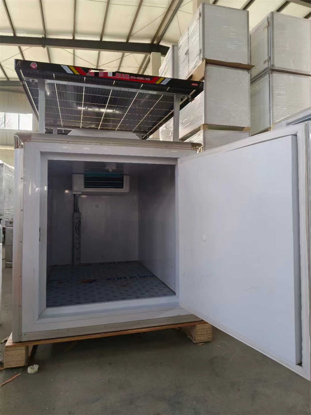 Custom Rotomolded Cargo Transfer Frozen Box with Solar Panel of Van Pickup with 48V/45AH Battery 1.5m Freezer Container  0 -10