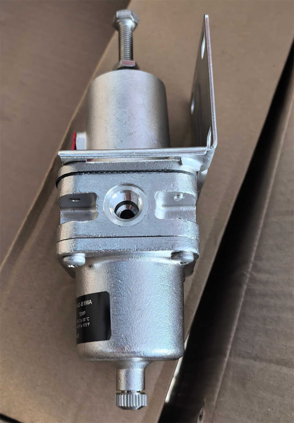 Hot Sale  NORGREN Pressure Reducing Valve B38P-242-B1MA SMC Filter Pressure Reducing Valve AW20-N02B-2-A /SMC