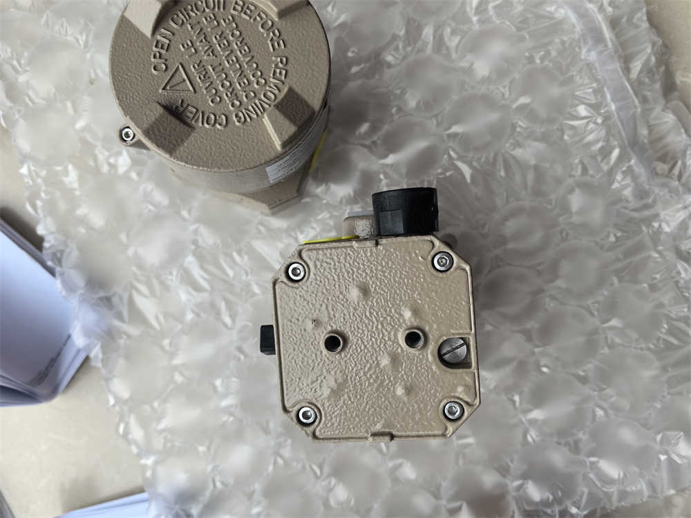 Samson Type 6111 I/p Converter Price for Direct Current Signals As 6111-Electro Pneumatic Convert Positionneur Convertisseur