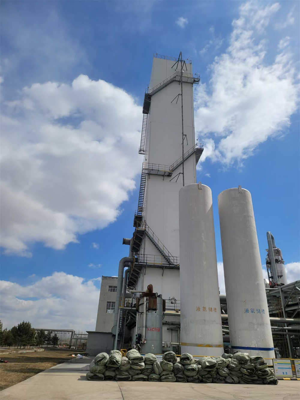 Horizontal Cryogenic Liquid CO2 O2 N2 Argon Storage tank for Cylinder Filling Station GB or ASME Standard