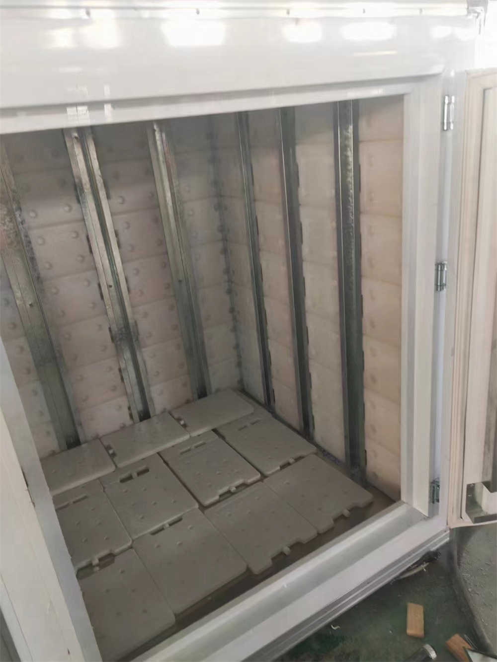Custom Refrigeration Storage Box Installed Inside Van Frozen Container in Cargo Truck Transportation